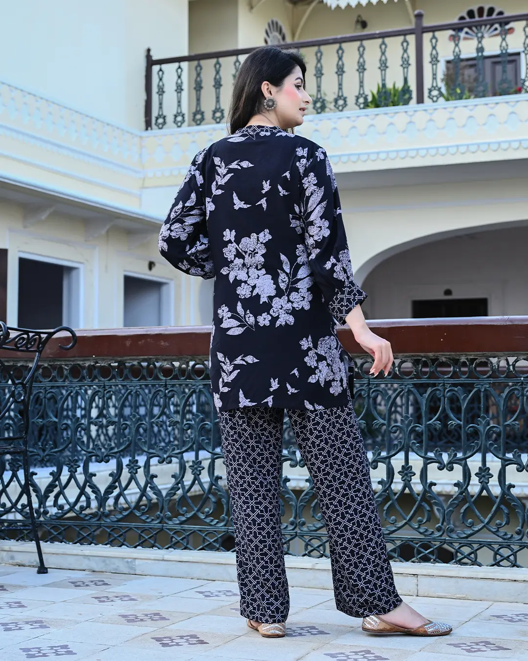 Black Bold Floral Printed Co-ords Set - Image 4