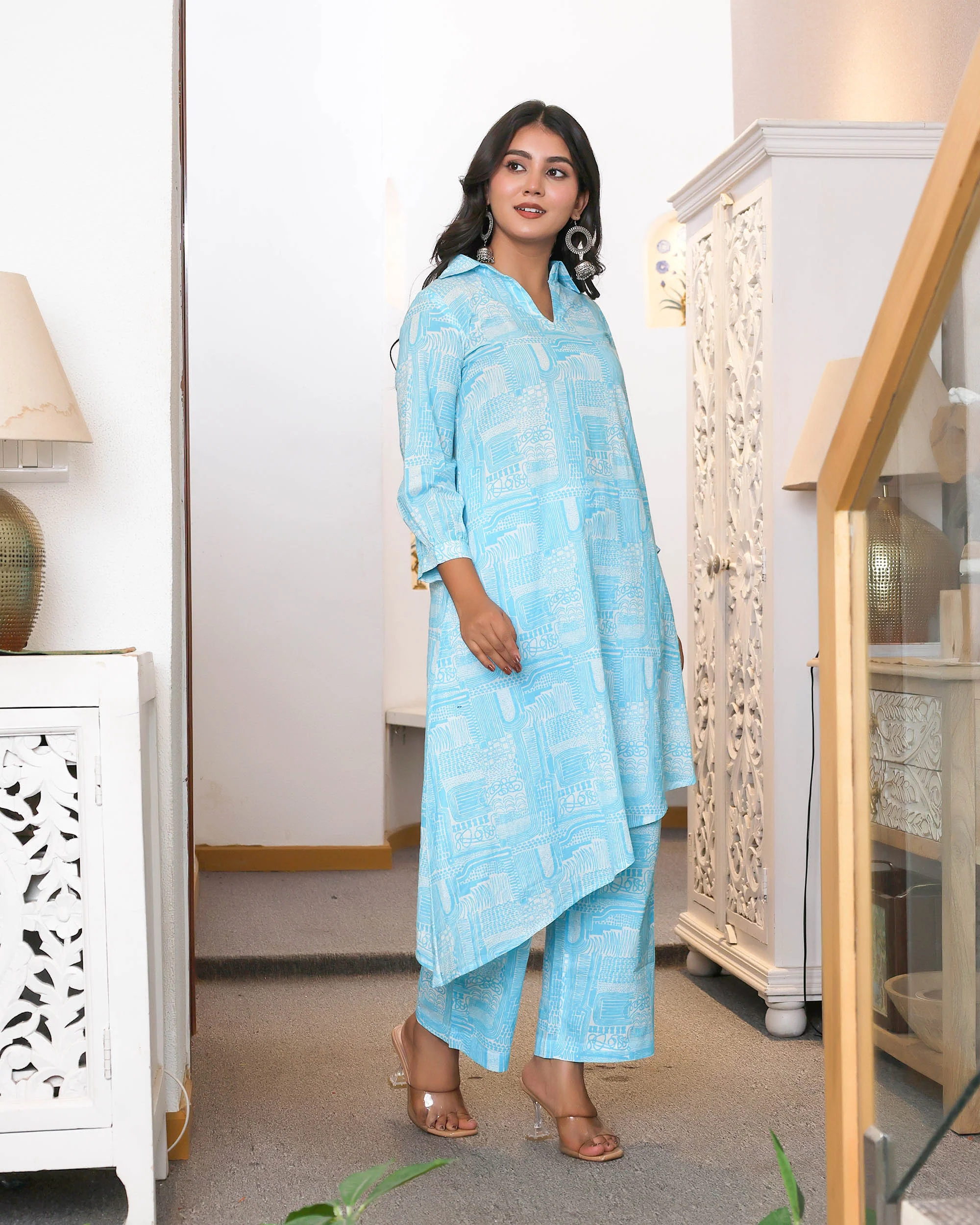 Blue & White Abstract Printed Straight Cod-ords Sets - Image 7